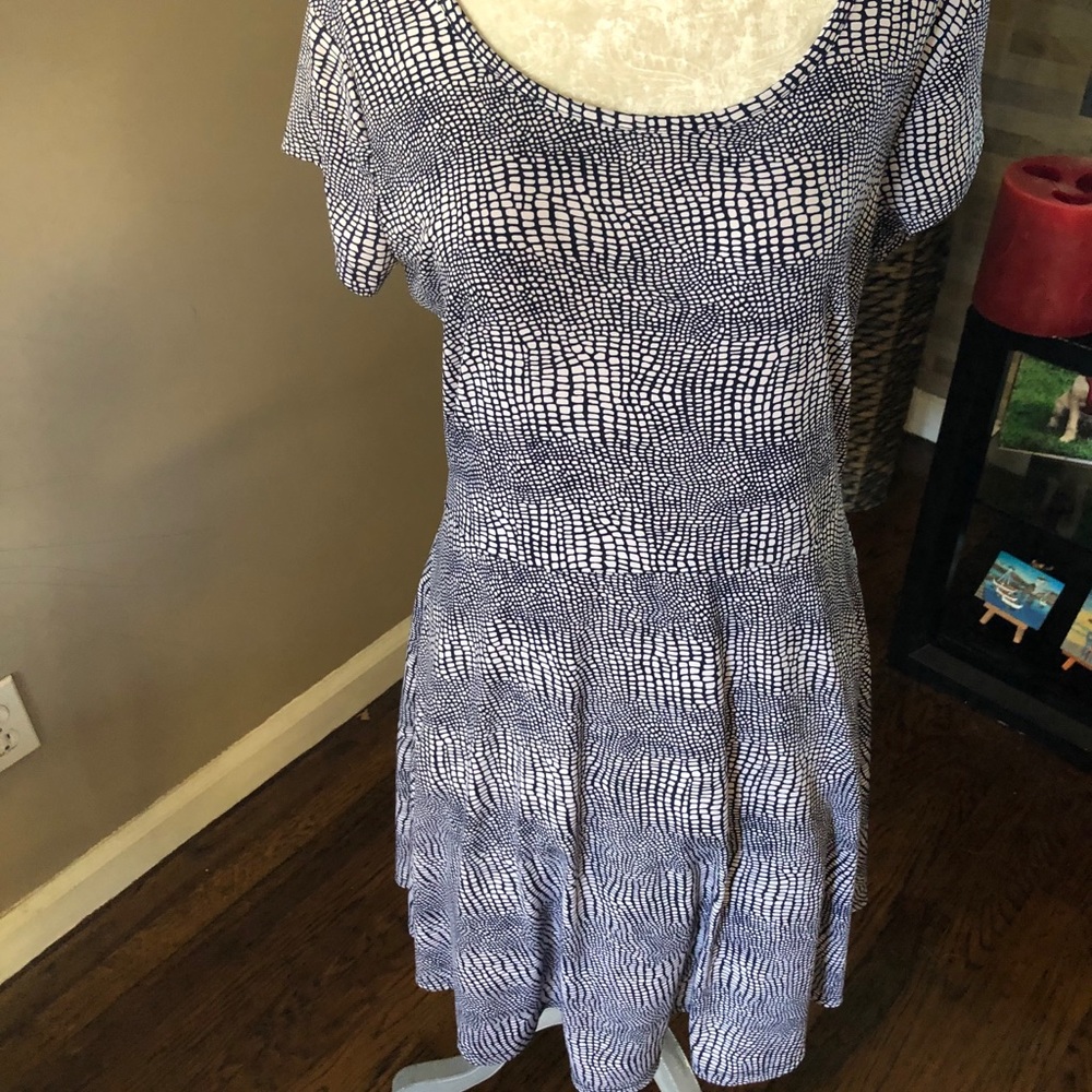 Dress - Picture 7 of 7